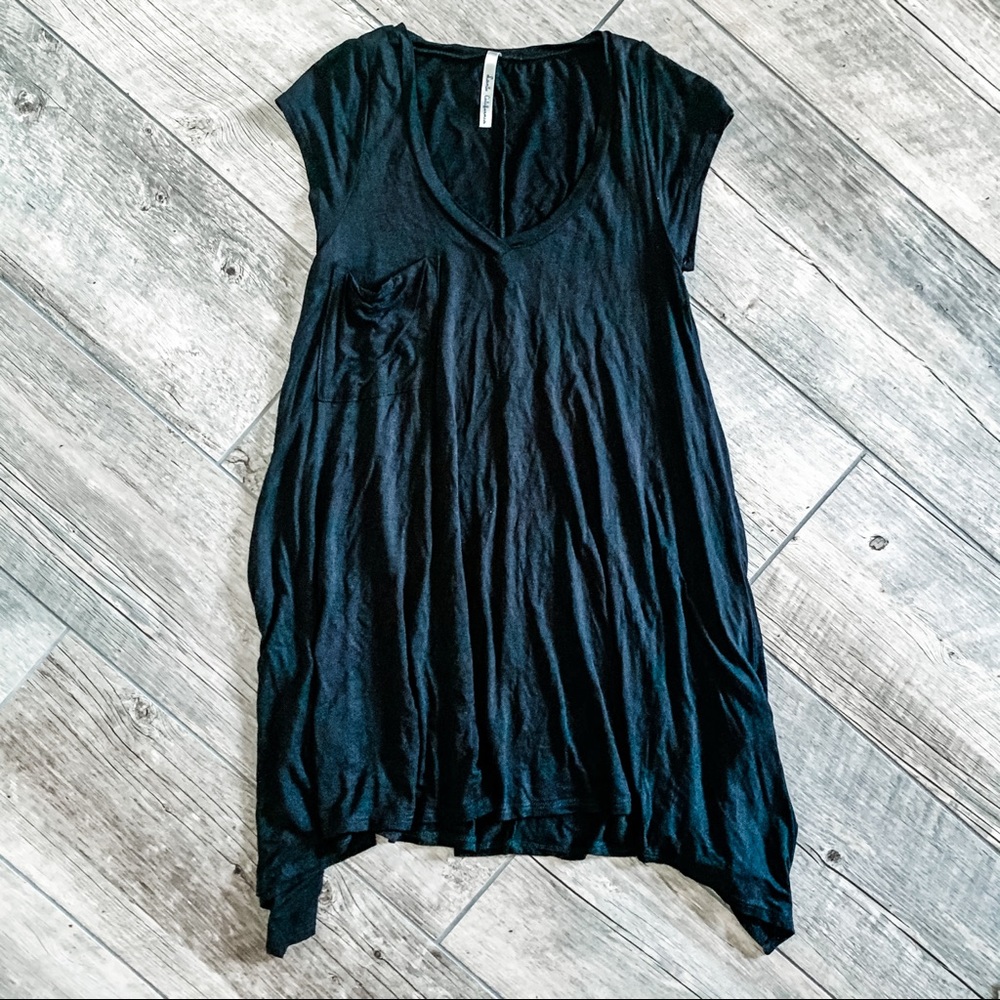 Black Short Sleeve Tunic with Pocket - Picture 1 of 8